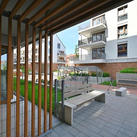 Beige 3City Apartment With Parking In Gdansk By Noclegi Renters Экстерьер фото