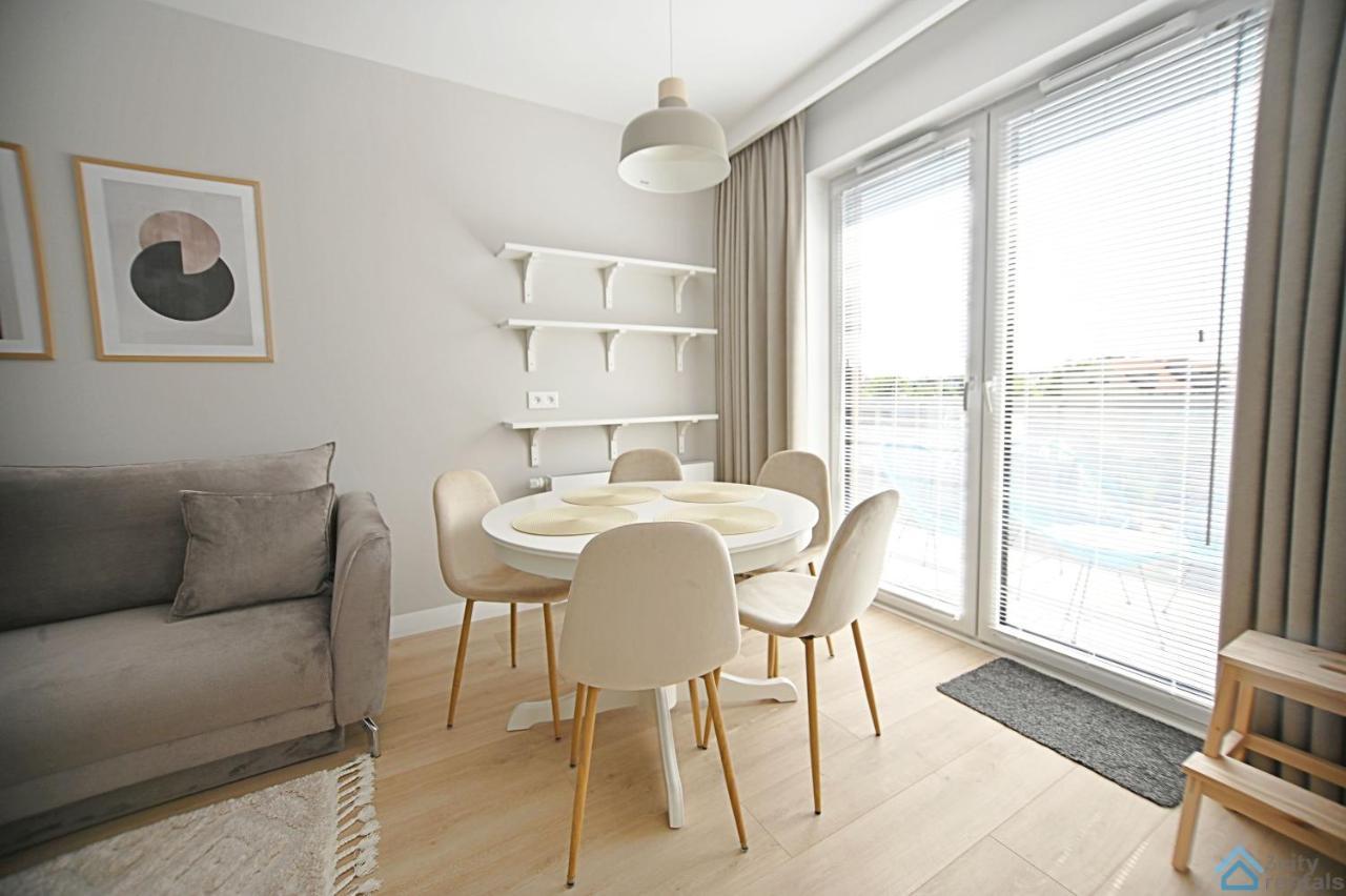 Beige 3City Apartment With Parking In Gdansk By Noclegi Renters Экстерьер фото