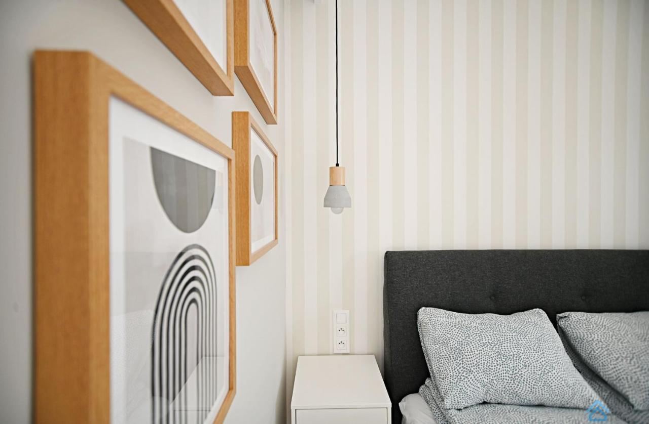 Beige 3City Apartment With Parking In Gdansk By Noclegi Renters Экстерьер фото