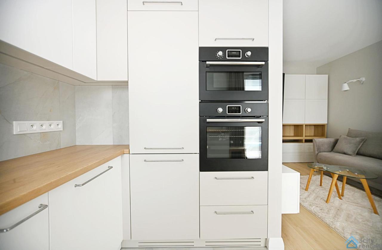 Beige 3City Apartment With Parking In Gdansk By Noclegi Renters Экстерьер фото
