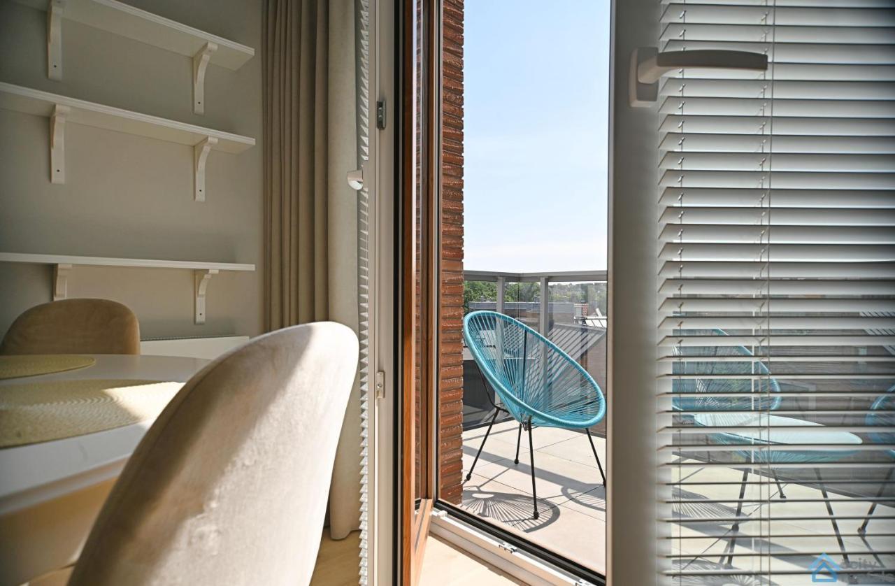 Beige 3City Apartment With Parking In Gdansk By Noclegi Renters Экстерьер фото