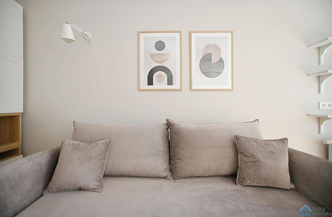 Beige 3City Apartment With Parking In Gdansk By Noclegi Renters Экстерьер фото